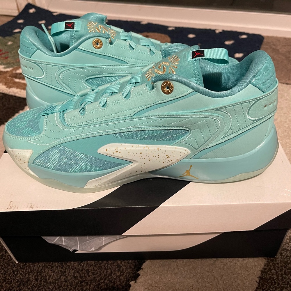 Jordan Luka 2 tropical twist